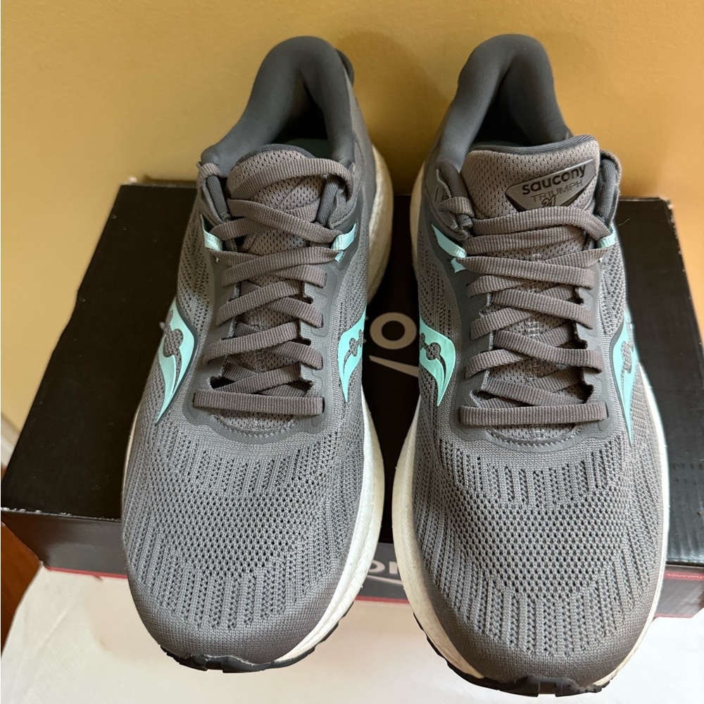 SAUCONY Triumph 21 Gray and Teal Athletic Shoes - Picture 4 of 9